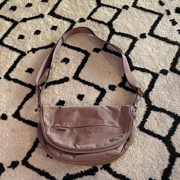 lululemon athletica Handbags - Lululemon Athletica Dusty Pink Shoulder Bag